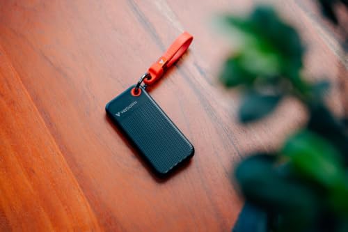 Verbatim Pocket SSD 1TB Externe SSD USB 3.2 Gen2 1000MB/s Schwarz Rot | Externe Festplatte bis 1000MB/s lesen & schreiben, USB-C Kabel und Schutzhülle für PC, Mac, Konsole und Smartphone