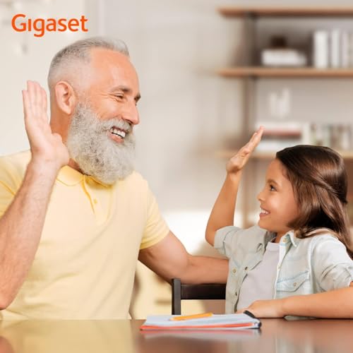 Gigaset E720HX - DECT-Mobilteil mit Ladeschale - Fritzbox-kompatibel - Schnurloses Senioren-Telefon für Router und DECT-Basis - Bluetooth-sprechende Wähltasten, schwarz [Deutsche Version][Ohne Basis]