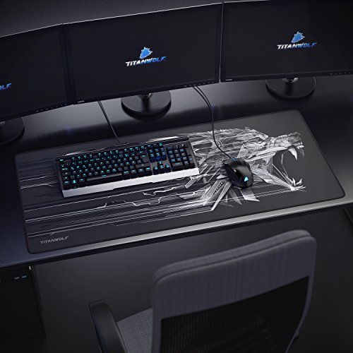 TITANWOLF XXL Speed Gaming Mauspad - 900 x 400mm - XXL Mousepad - Tischunterlage mit Titanwolf-Motiv - verbessert Präzision und Geschwindigkeit - Stabiler Halt auf glatten Oberflächen