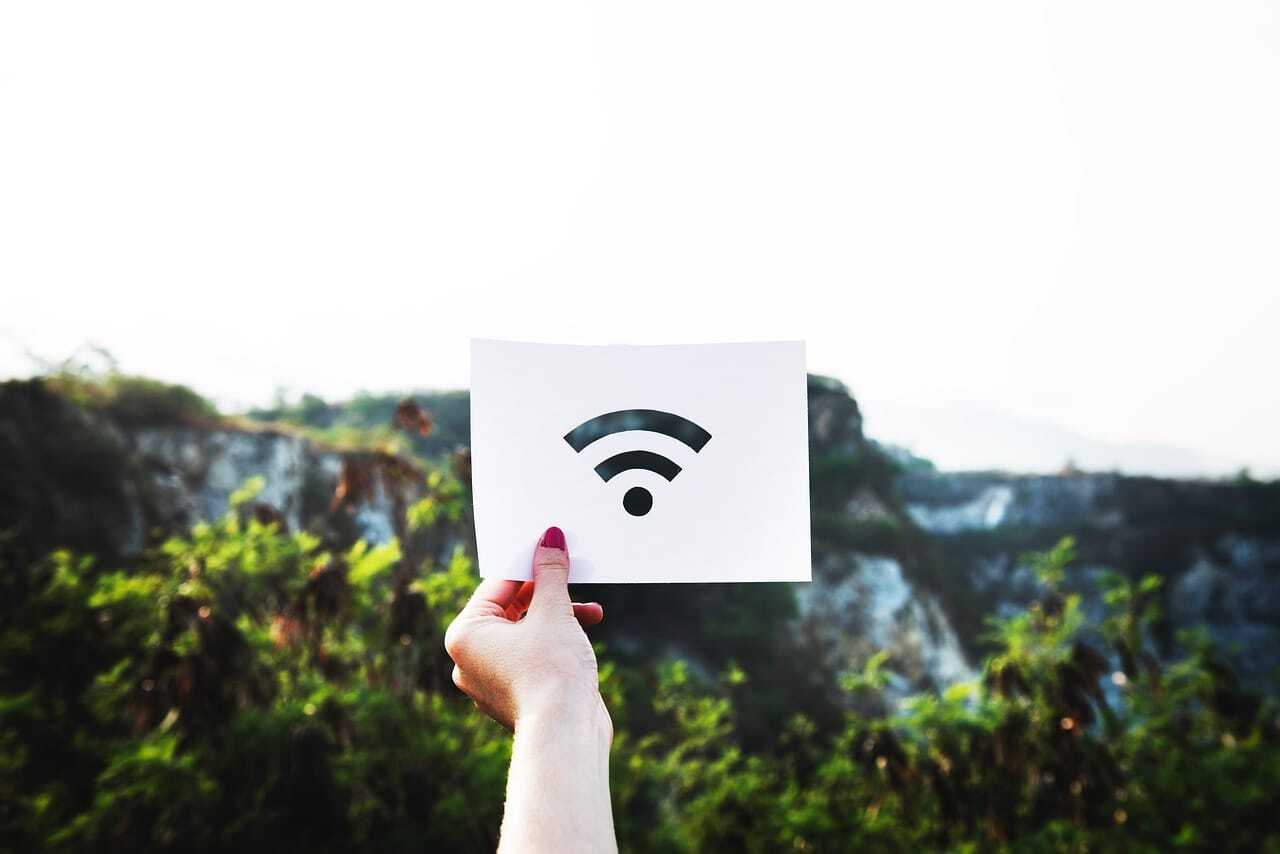 Was ist der Unterschied zwischen WLAN und LAN?